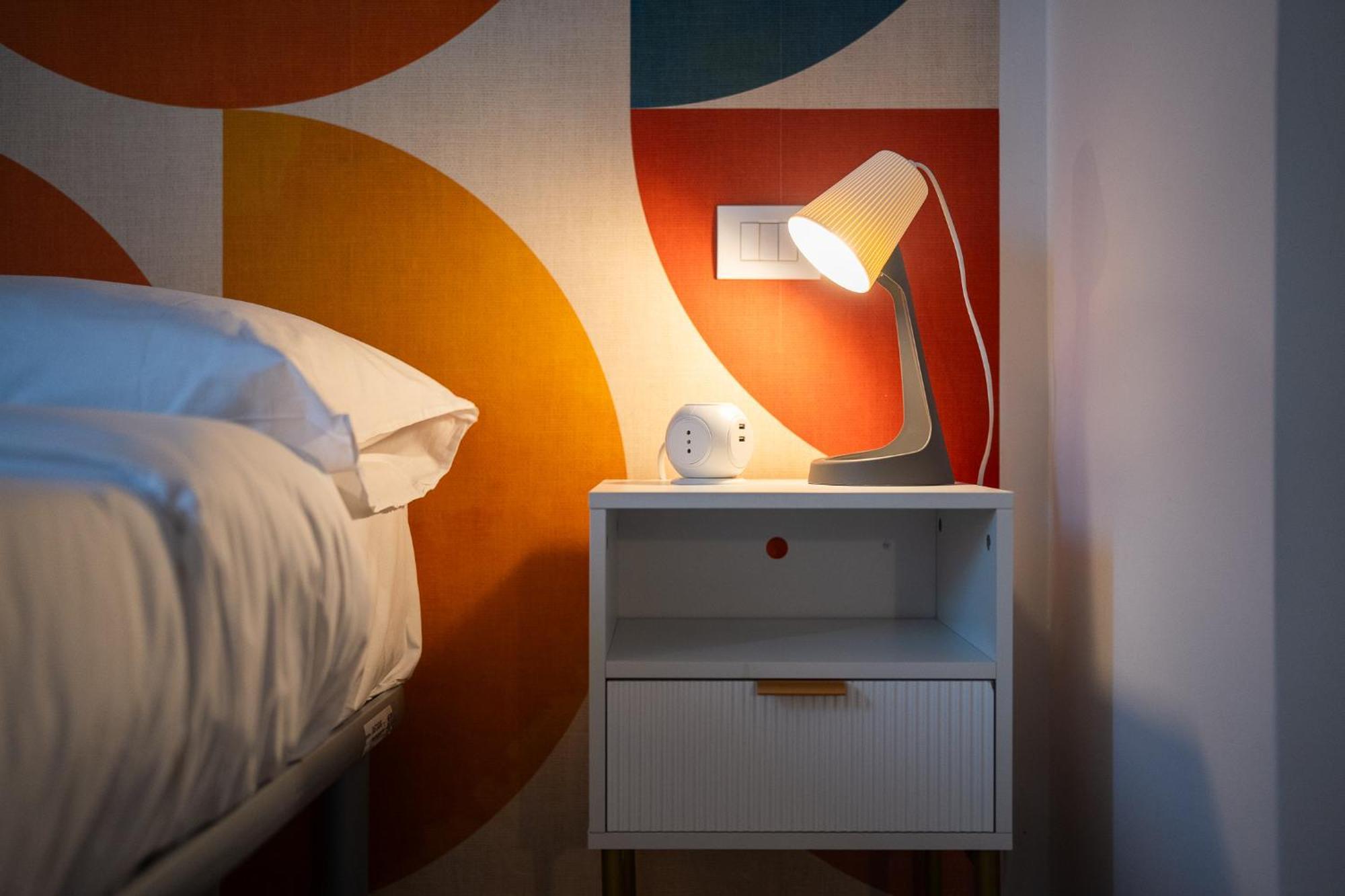 Nuovi Bilocali Station - 2 Con Parcheggio In Box E 1 Con Balcone -no Box- N&s Town Homes * Milan