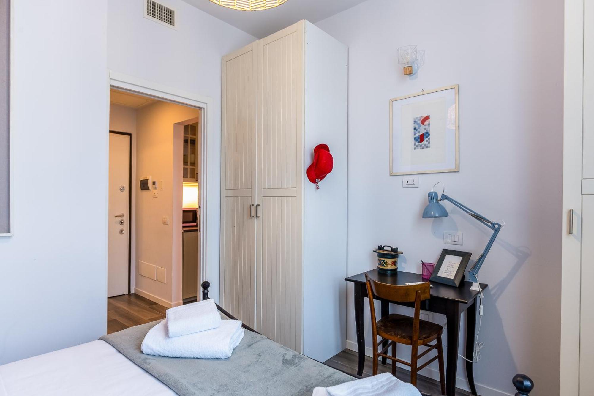 Nuovi Bilocali Station - 2 Con Parcheggio In Box E 1 Con Balcone -no Box- N&s Town Homes Appartement Milan